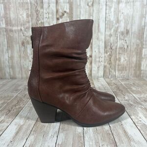 Baretrpas Womens boot size‎ 6
